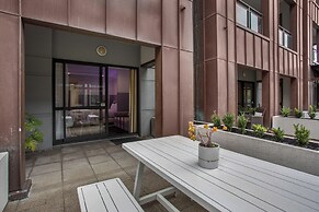 Cozy Studio Retreat In The City