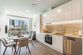 Chic 1Br Apt With Pool And Gym Perks