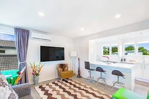 Freshly Renovated 3Br Ellerslie Home