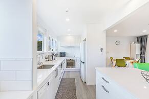 Freshly Renovated 3Br Ellerslie Home
