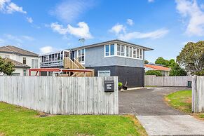 Freshly Renovated 3Br Ellerslie Home