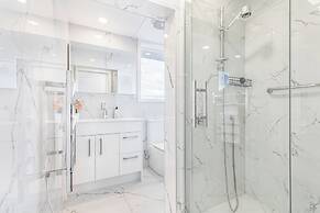Freshly Renovated 3Br Ellerslie Home