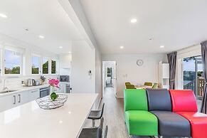 Freshly Renovated 3Br Ellerslie Home