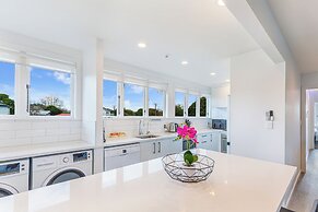 Freshly Renovated 3Br Ellerslie Home