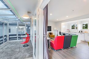 Freshly Renovated 3Br Ellerslie Home