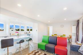 Freshly Renovated 3Br Ellerslie Home