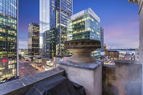 The Queens Retreat - Penthouse On Queen Street