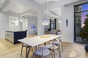 The Queens Retreat - Penthouse On Queen Street