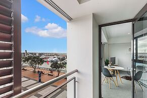 Viaduct Harbour Views w/ Free Parking!