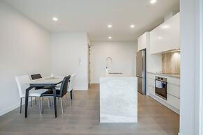 Modern Bright Central Apartment