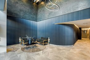 Modern Bright Central Apartment