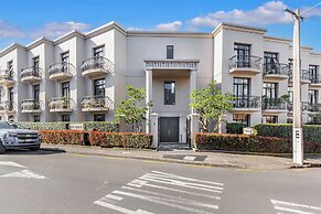 1Br Haven W/ Balcony & Parking