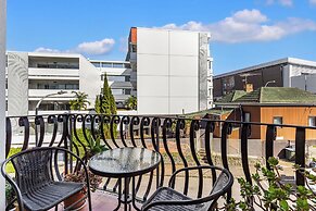 1Br Haven W/ Balcony & Parking