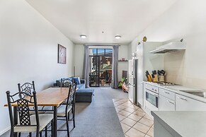 1Br Haven W/ Balcony & Parking