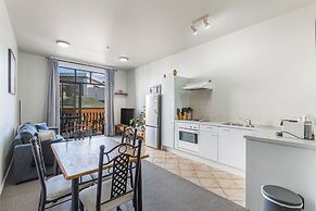 1Br Haven W/ Balcony & Parking