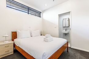 Modern Retreat In City Centre