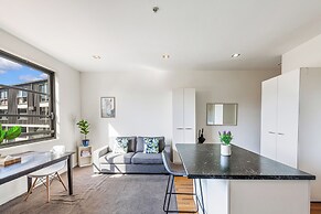 Modern Retreat In City Centre