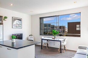 Modern Retreat In City Centre