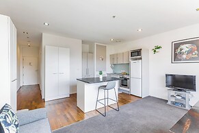 Modern Retreat In City Centre