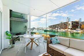 Beautiful Harbour View Apartment