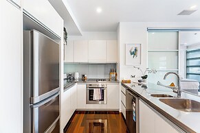 Beautiful Harbour View Apartment