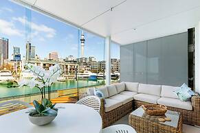 Beautiful Harbour View Apartment