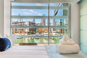 Beautiful Harbour View Apartment