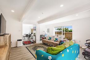 Spacious, Freshly Renovated 3Br Ellerslie Unit!