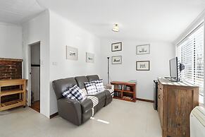 Blossoms on the Bay - 4 Bedrooms