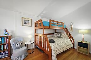 Blossoms on the Bay - 4 Bedrooms