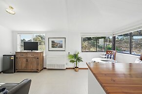 Blossoms on the Bay - 4 Bedrooms