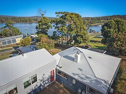 Blossoms on the Bay - 4 Bedrooms