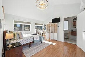 Blossoms on the Bay - 4 Bedrooms