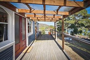 Blossoms on the Bay - 4 Bedrooms