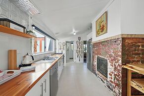 Blossoms on the Bay - 4 Bedrooms