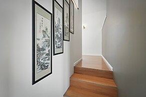 Blossoms on the Bay - 4 Bedrooms