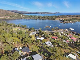Blossoms on the Bay - 4 Bedrooms