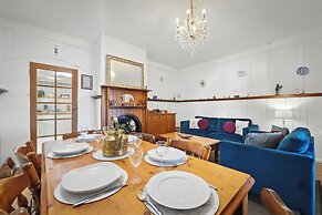 Blossoms on the Bay - 4 Bedrooms