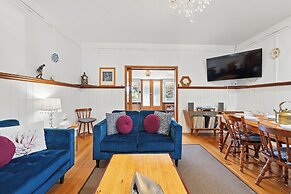 Blossoms on the Bay - 4 Bedrooms