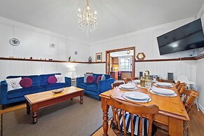 Blossoms on the Bay - 4 Bedrooms