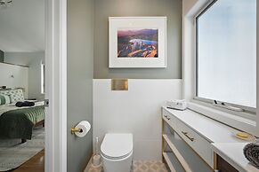 Blossoms on the Bay - 4 Bedrooms