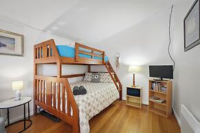 Blossoms on the Bay - 4 Bedrooms