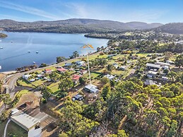 Blossoms on the Bay - 4 Bedrooms