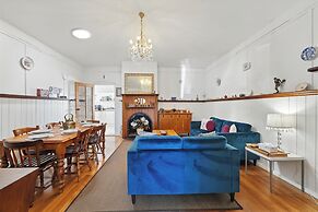 Blossoms on the Bay - 4 Bedrooms