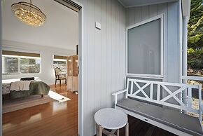 Blossoms on the Bay - 4 Bedrooms