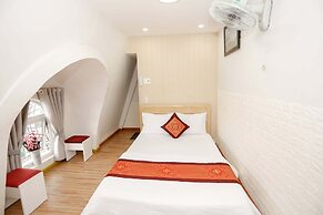 Co Hong Hotel DL - by BAY LUXURY