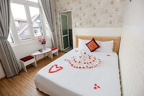 Co Hong Hotel DL - by BAY LUXURY