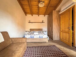 Favisi Rooms