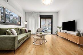 Sunny Chic in TLV Center by Sea N' Rent