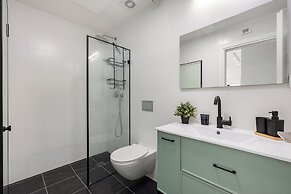 Sunny Chic in TLV Center by Sea N' Rent